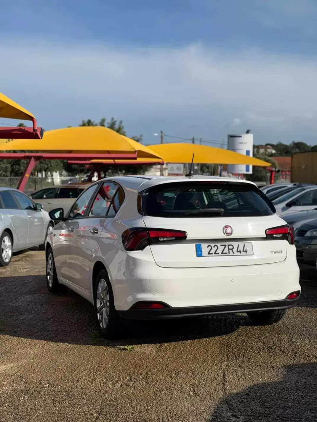 Fiat Tipo 2019 - 11500 EUR, 126375 km - AUTO.MOTO.pt - 126375km - foto 4 de 9