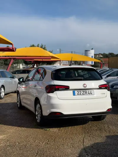 Fiat Tipo 2019 - 11500 EUR, 126375 km - AUTO.MOTO.pt - 126375km - foto 4 de 9