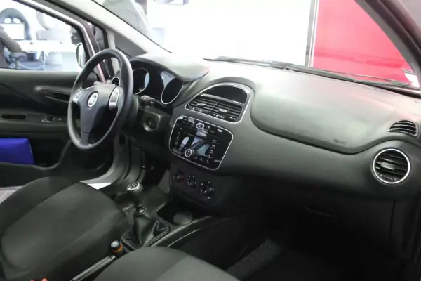 Fiat Punto 2016 - 7000 EUR, 118505 km - 118505km - foto 12 de 12