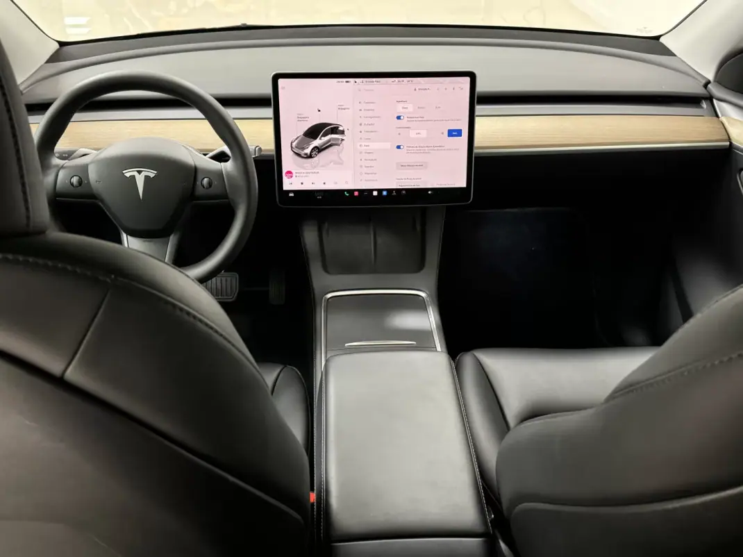 Tesla Model Y 2022 - 34890 EUR, 49800 km - AUTO.MOTO.pt - 49800km - foto 19 de 32