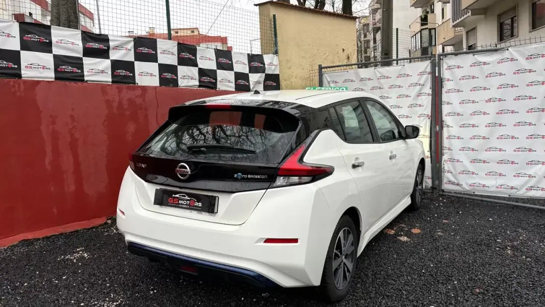 Nissan Leaf 2021 - 12900 EUR, 61600 km - AUTO.MOTO.pt - 61600km - foto 5 de 12