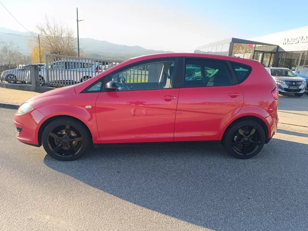 SEAT Altea 2004 - 7500 EUR, 330000 km - AUTO.MOTO.pt - 330000km - foto 1 de 17