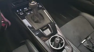 Porsche 992 2021 - 235000 EUR, 15666 km - AUTO.MOTO.pt - 15666km - foto 50 de 61