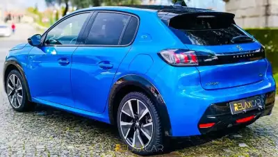 Peugeot e-208 2020 - 16000 EUR, 68000 km - AUTO.MOTO.pt - 68000km - foto 13 de 15