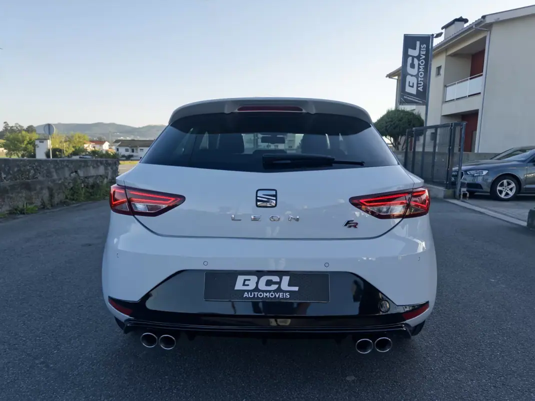 SEAT Leon 2013 - 11500 EUR, 253000 km - AUTO.MOTO.pt - 253000km - foto 6 de 38