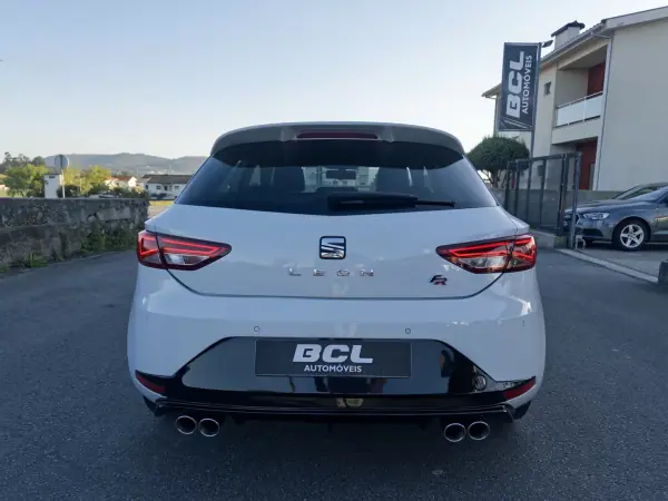 SEAT Leon 2013 - 11500 EUR, 253000 km - AUTO.MOTO.pt - 253000km - foto 6 de 38