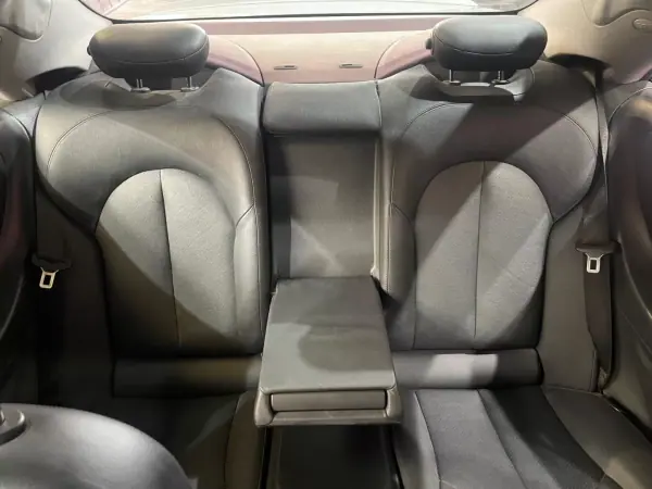 Mercedes-Benz CLK 220 2005 - 10999 EUR, 223000 km - AUTO.MOTO.pt - 223000km - foto 35 de 44