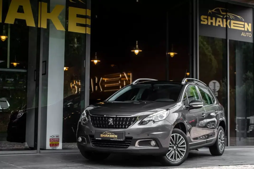Peugeot 2008 2018 - 8750 EUR, 72668 km - AUTO.MOTO.pt - 72668km - foto 1 de 39
