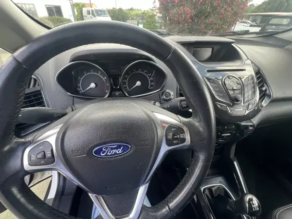 Ford EcoSport 2016 - 12500 EUR, 85843 km - AUTO.MOTO.pt - 85843km - foto 10 de 10