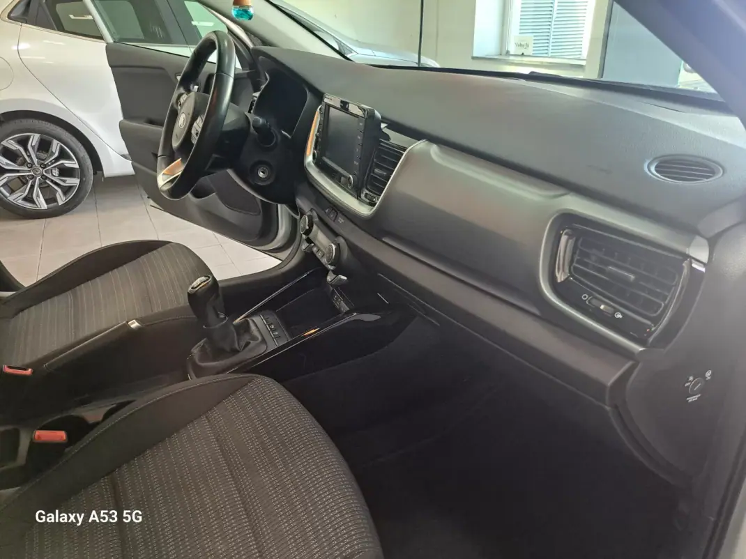 Kia Stonic 2020 - 14990 EUR, 41765 km - 41765km - foto 13 de 34