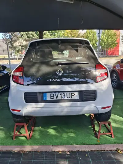 Renault Twingo 2018 - 10950 EUR, 60000 km - AUTO.MOTO.pt - 60000km - foto 4 de 12
