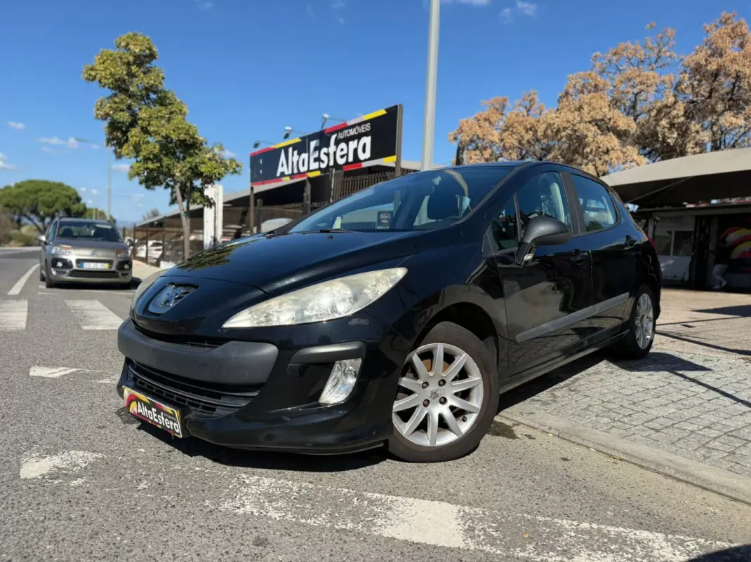 Peugeot 308 2010 - 8000 EUR, 163281 km - AUTO.MOTO.pt - 163281km - foto 1 de 17