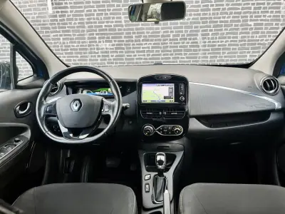 Renault Zoe 2019 - 11900 EUR, 91000 km - AUTO.MOTO.pt - 91000km - foto 2 de 13