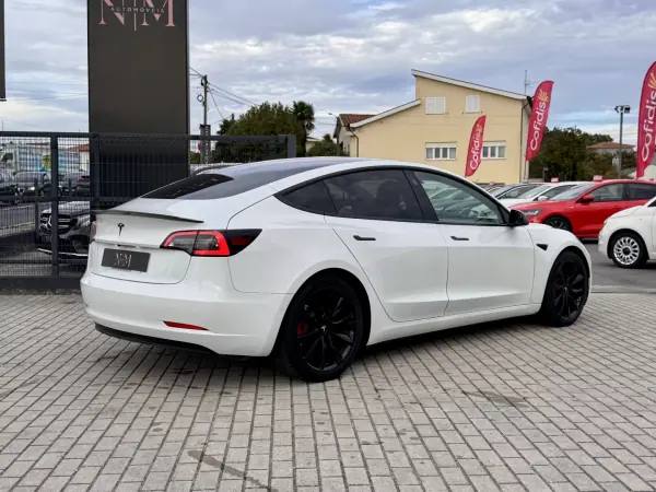 Tesla Model 3 2020 — foto 2 de 19