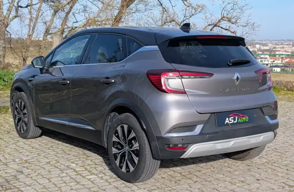 Renault Captur 2022 - 17000 EUR, 126580 km - AUTO.MOTO.pt - 126580km - foto 6 de 23