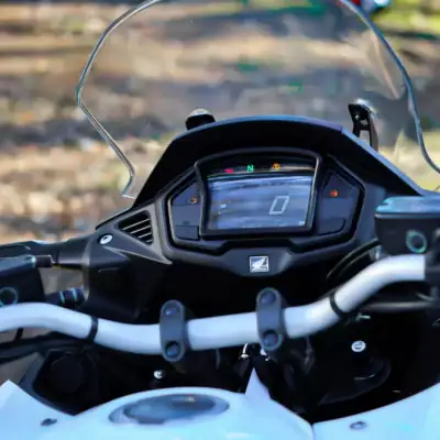 Honda VFR 1200X DCT 2015 - 8750 EUR, 74500 km - AUTO.MOTO.pt - 74500km - foto 9 de 12