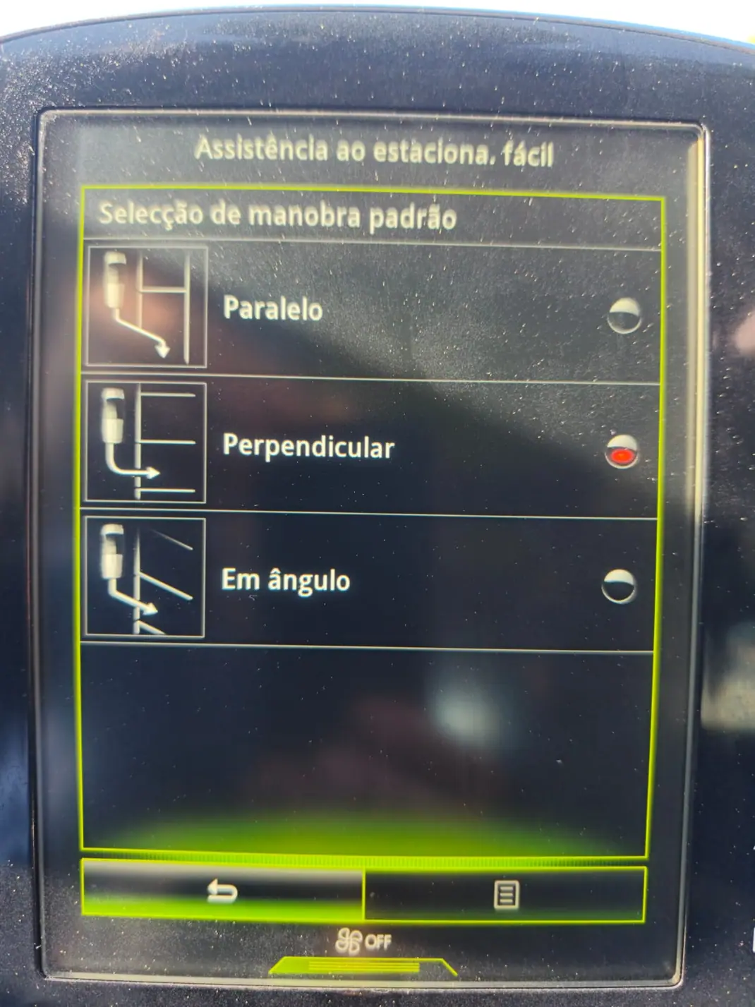 Renault Espace 2016 - 16450 EUR, 171955 km - AUTO.MOTO.pt - 171955km - foto 19 de 31