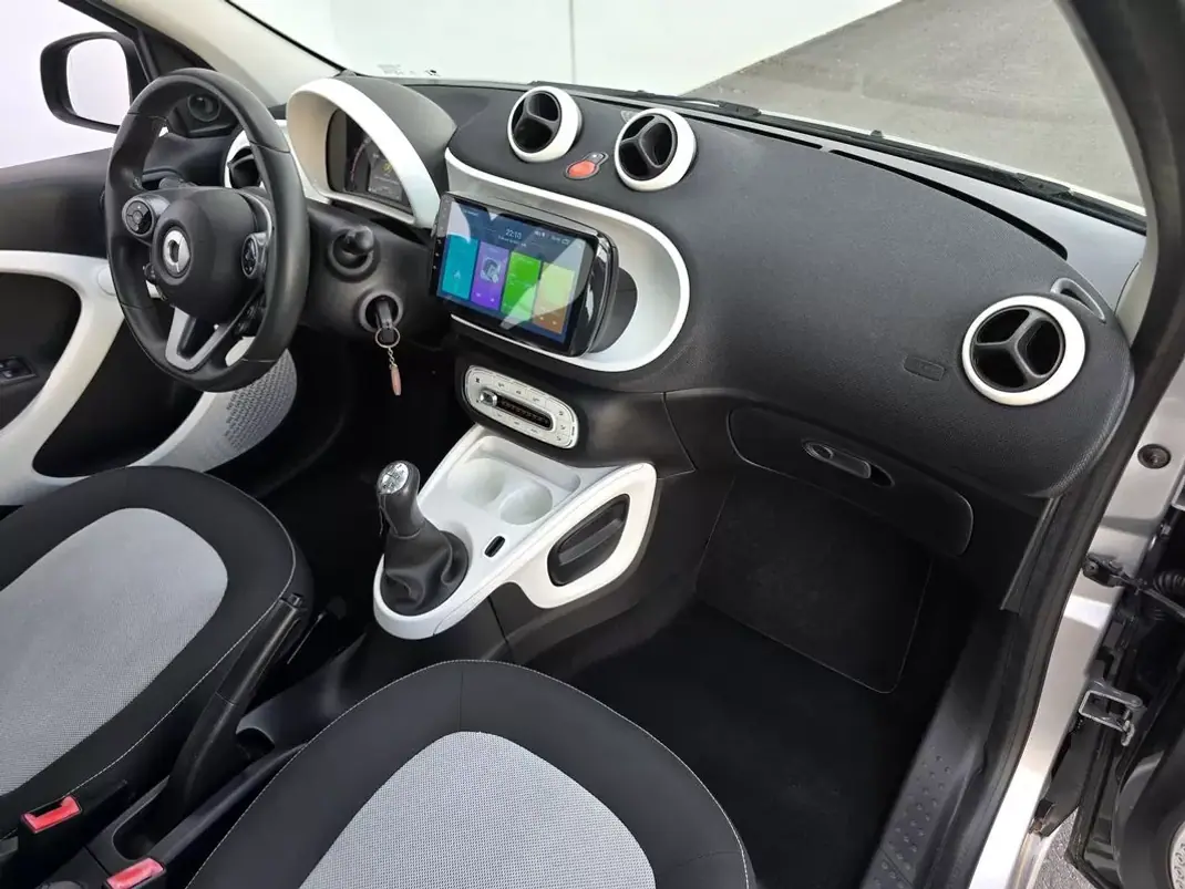 Smart ForFour 2015 - 7750 EUR, 124000 km - 124000km - foto 8 de 29
