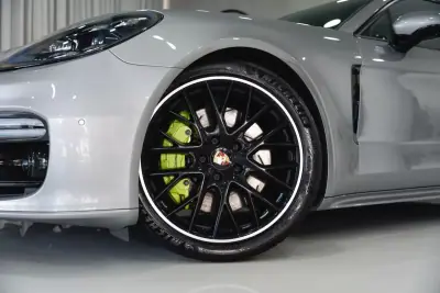 Porsche Panamera Sport Turismo 2018 — foto 4 de 57