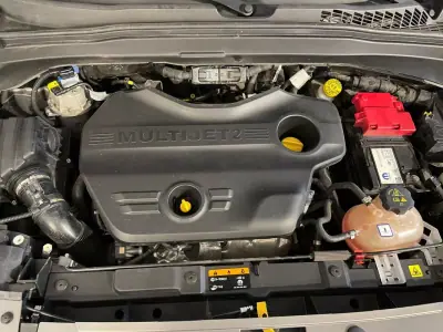 Jeep Renegade 2019 - 15950 EUR, 142000 km - AUTO.MOTO.pt - 142000km - foto 24 de 24