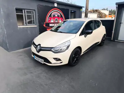 Renault Clio 2017 - 10900 EUR, 135702 km - AUTO.MOTO.pt - 135702km - foto 3 de 22