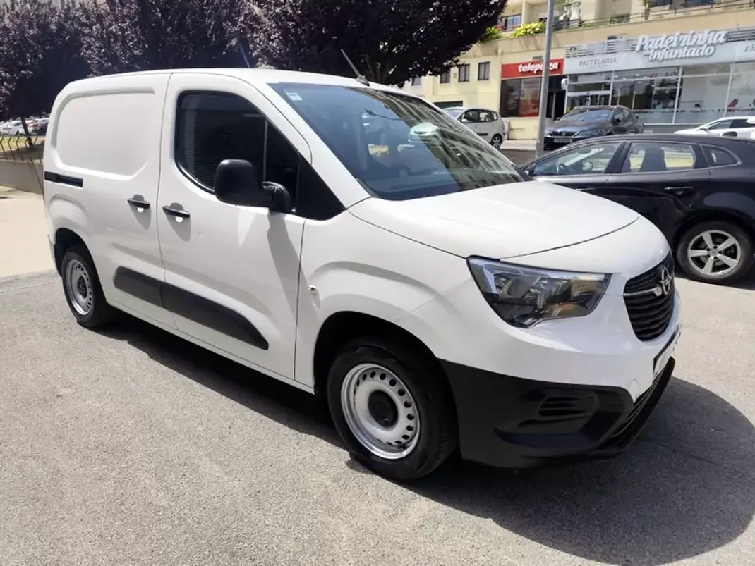 Opel COMBO 2019 - 11980 EUR, 162000 km - AUTO.MOTO.pt - 162000km - foto 7 de 21