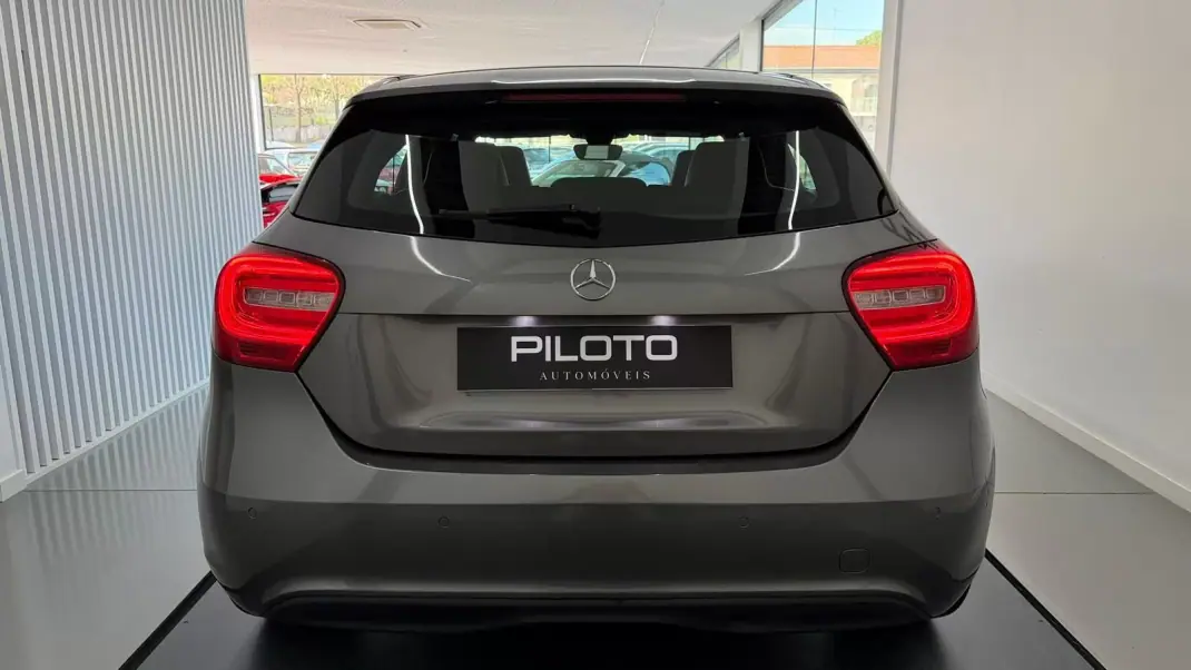 Mercedes-Benz A 180 2014 - 13990 EUR, 259250 km - AUTO.MOTO.pt - 259250km - foto 7 de 29