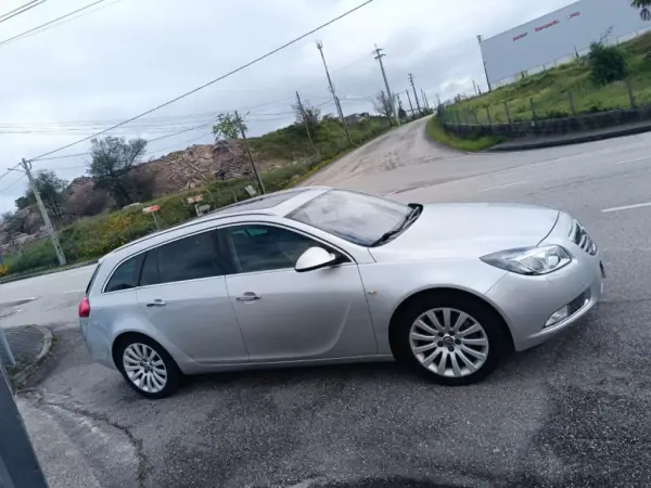 Opel Insignia Sports Tourer 2009 - 7500 EUR, 266000 km - AUTO.MOTO.pt - 266000km - foto 15 de 24