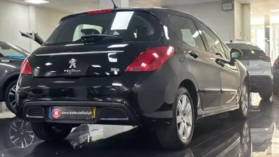 Peugeot 308 2012 - 7250 EUR, 172520 km - AUTO.MOTO.pt - 172520km - foto 9 de 50