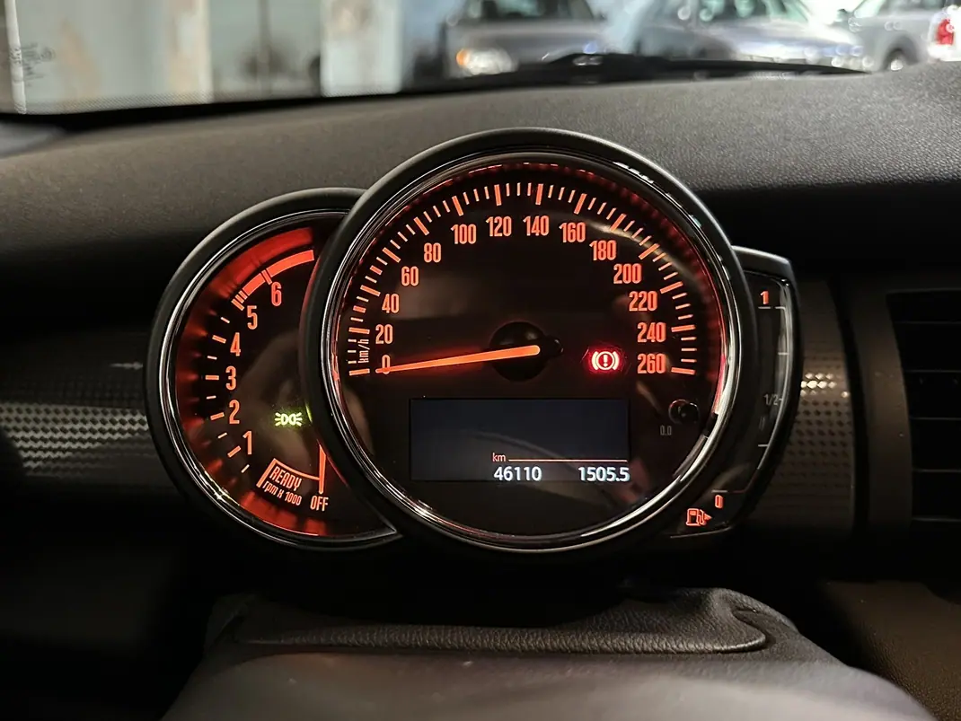 MINI Cooper 2018 - 18500 EUR, 48000 km - AUTO.MOTO.pt - 48000km - foto 15 de 28