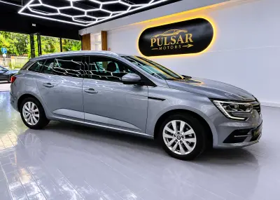 Renault Mégane E-Tech 2021 - 20960 EUR, 74026 km - AUTO.MOTO.pt - 74026km - foto 5 de 12