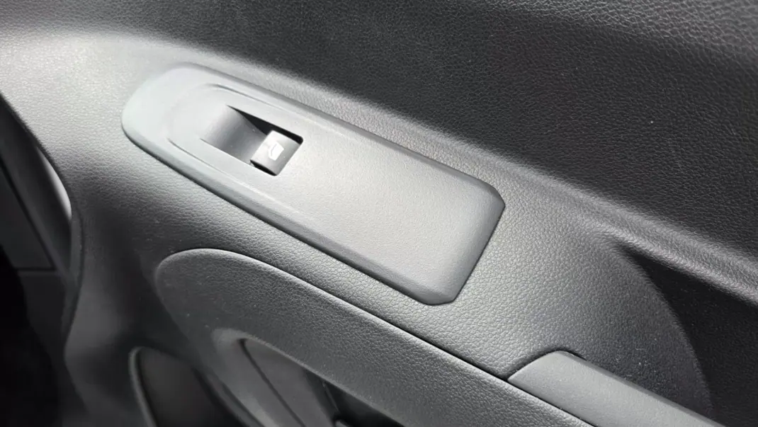 Citroën Berlingo 2022 - 14450 EUR, 77000 km - AUTO.MOTO.pt - 77000km - foto 23 de 24