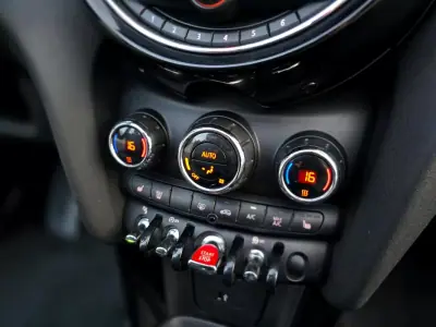 MINI 2024 - 20900 EUR, 50900 km - AUTO.MOTO.pt - 50900km - foto 22 de 35