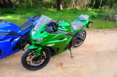 Kawasaki Ninja 400 2025 - 8610 EUR, 2 km - AUTO.MOTO.pt - 2km - foto 9 de 15
