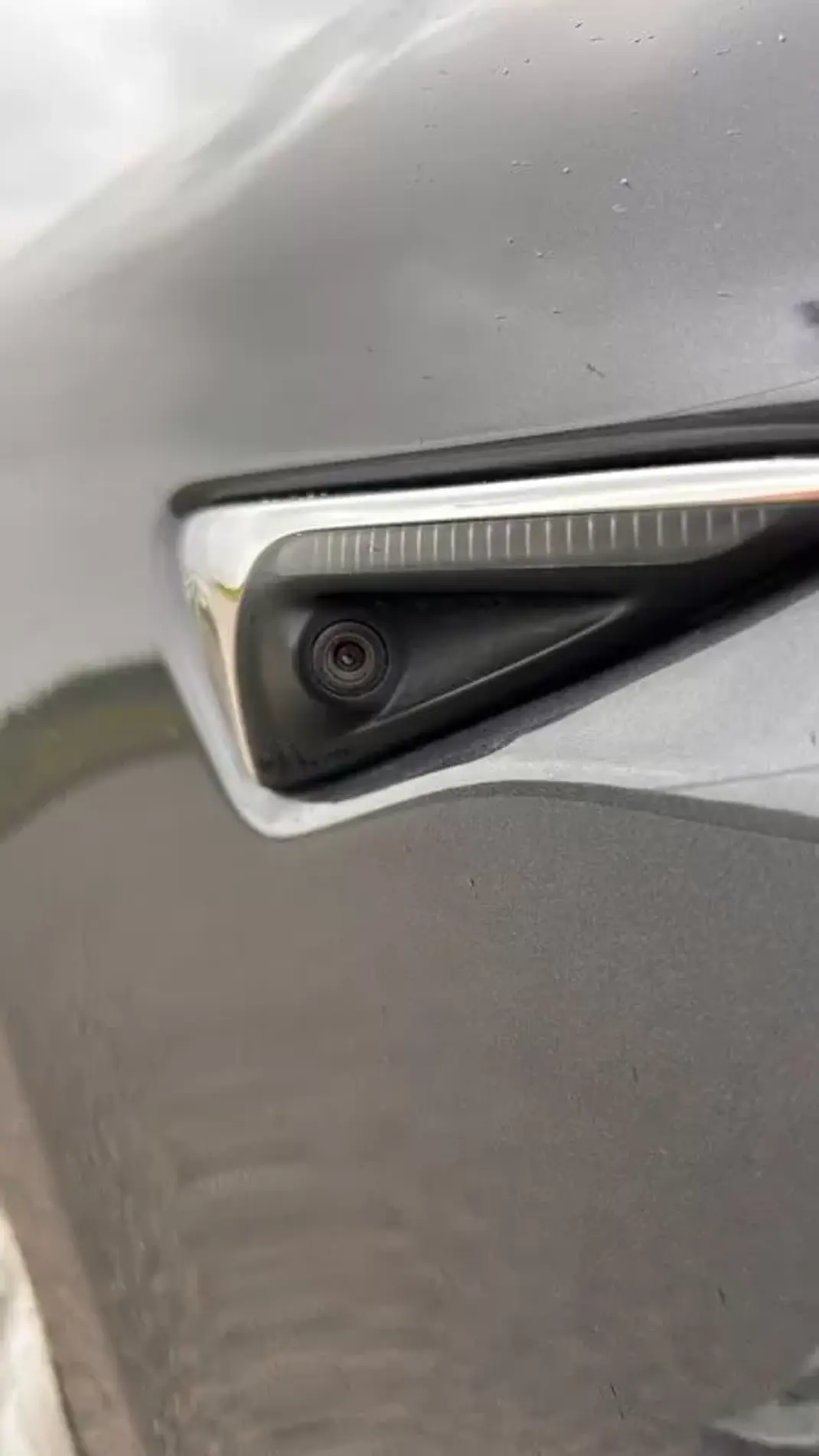 Tesla Model S 2017 - 21500 EUR, 155000 km - AUTO.MOTO.pt - 155000km - foto 10 de 17