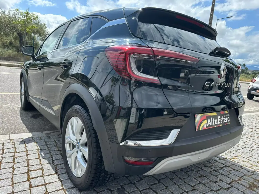 Renault Captur 2021 - 20900 EUR, 89427 km - AUTO.MOTO.pt - 89427km - foto 4 de 32