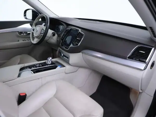 Volvo XC 90 2016 - 26790 EUR, 221486 km - AUTO.MOTO.pt - 221486km - foto 8 de 16