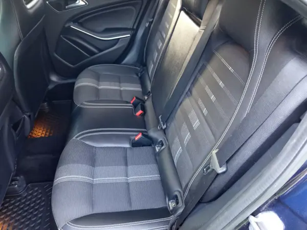 Mercedes-Benz A 180 2018 - 17990 EUR, 75772 km - AUTO.MOTO.pt - 75772km - foto 7 de 12