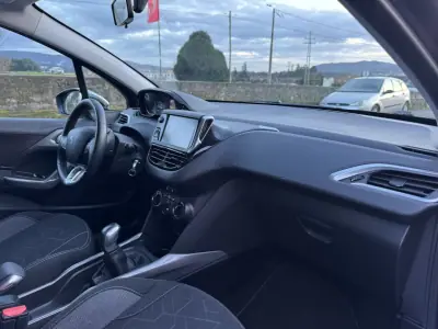 Peugeot 2008 2016 - 12990 EUR, 160000 km - AUTO.MOTO.pt - 160000km - foto 20 de 35