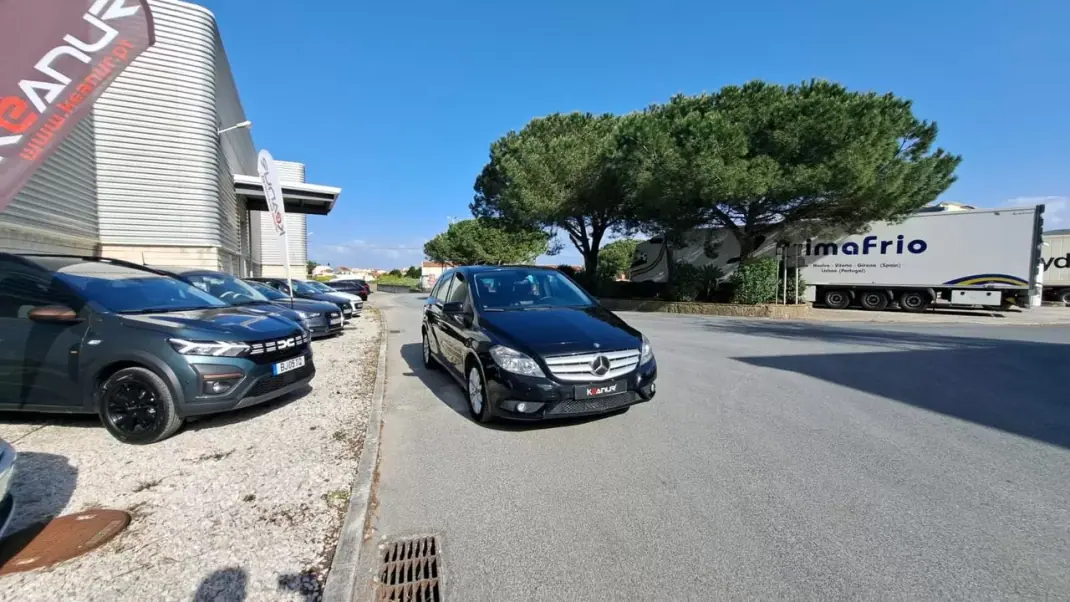 Mercedes-Benz B 180 2014 - 13890 EUR, 141469 km - AUTO.MOTO.pt - 141469km - foto 13 de 43