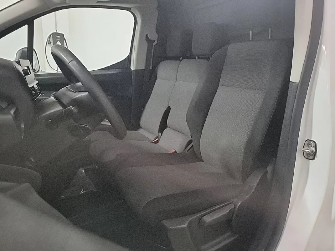 Citroën Berlingo 1.6 HDI Control 2019 - 11400 EUR, 82669 km - AUTO.MOTO.pt - 82669km - foto 9 de 21