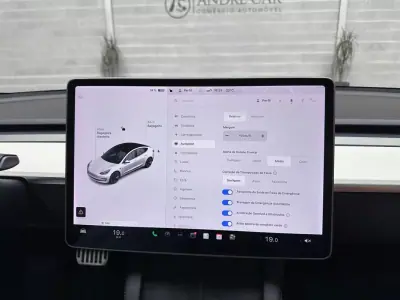 Tesla Model 3 2021 - 27950 EUR, 49088 km - AUTO.MOTO.pt - 49088km - foto 15 de 59