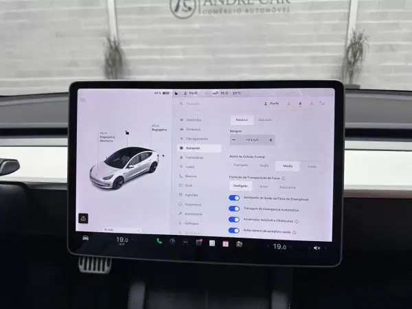 Tesla Model 3 2021 - 27950 EUR, 49088 km - AUTO.MOTO.pt - 49088km - foto 15 de 59