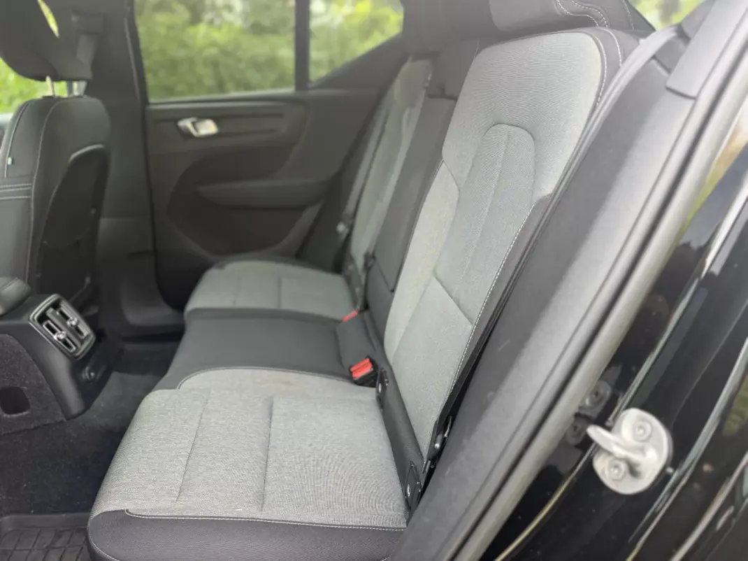 Volvo XC 40 2022 - 25999 EUR, 98000 km - AUTO.MOTO.pt - 98000km - foto 14 de 18