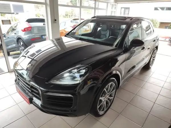 Porsche Cayenne 2020 - 74500 EUR, 67300 km - AUTO.MOTO.pt - 67300km - foto 6 de 40