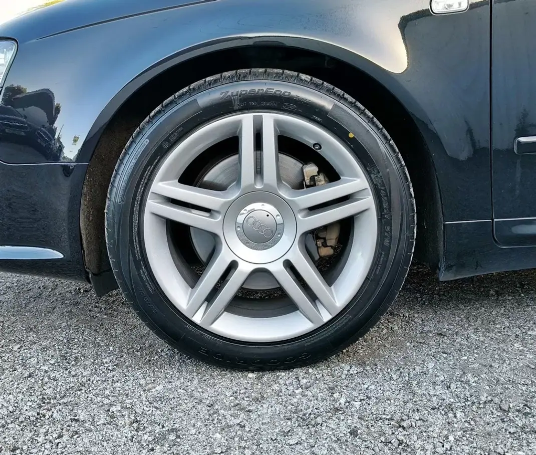 Audi A4 2007 - 8290 EUR, 237330 km - AUTO.MOTO.pt - 237330km - foto 13 de 29