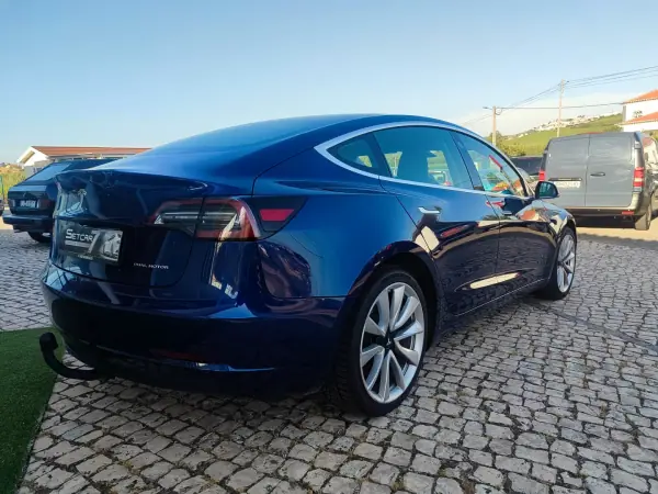 Tesla Model 3 2019 - 22900 EUR, 173000 km - AUTO.MOTO.pt - 173000km - foto 8 de 19