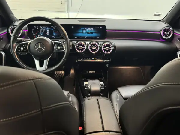 Mercedes-Benz A 180 2018 - 22990 EUR, 119000 km - AUTO.MOTO.pt - 119000km - foto 8 de 12