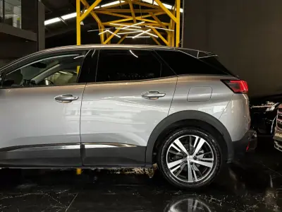 Peugeot 3008 2021 - 20990 EUR, 102400 km - AUTO.MOTO.pt - 102400km - foto 10 de 36