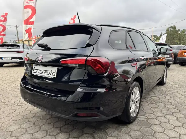 Fiat Tipo Station Wagon 2017 - 8990 EUR, 194000 km - AUTO.MOTO.pt - 194000km - foto 7 de 37